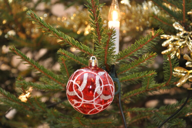 Pikkujoulut, joista puhutaan vielä keväälläkin – Murhamysteeri & herkullinen menu