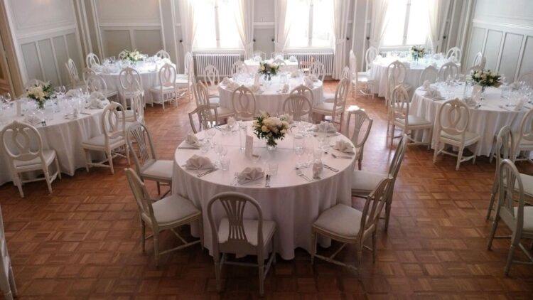 Klubin juhlasali hääkattaus