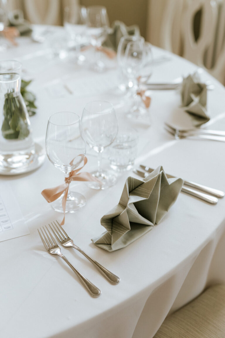 Kuinka aikaisin häätila pitää varata?