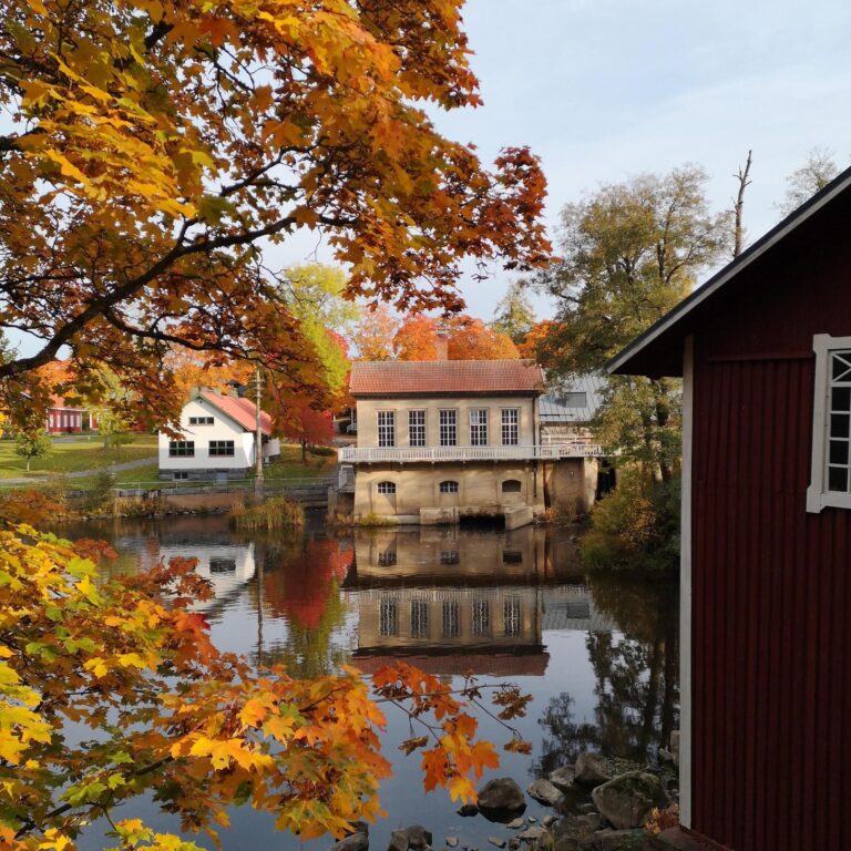 Millainen kokoustila sopii 20 hengen kokoukseen?