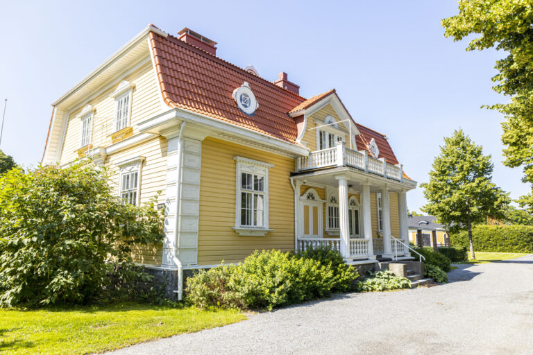 Kuinka paljon maksaa vuokratila Porista viikonloppuna?